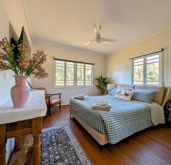 Big Tree Farmhouse Rathdowney Scenic Rim Accommodation